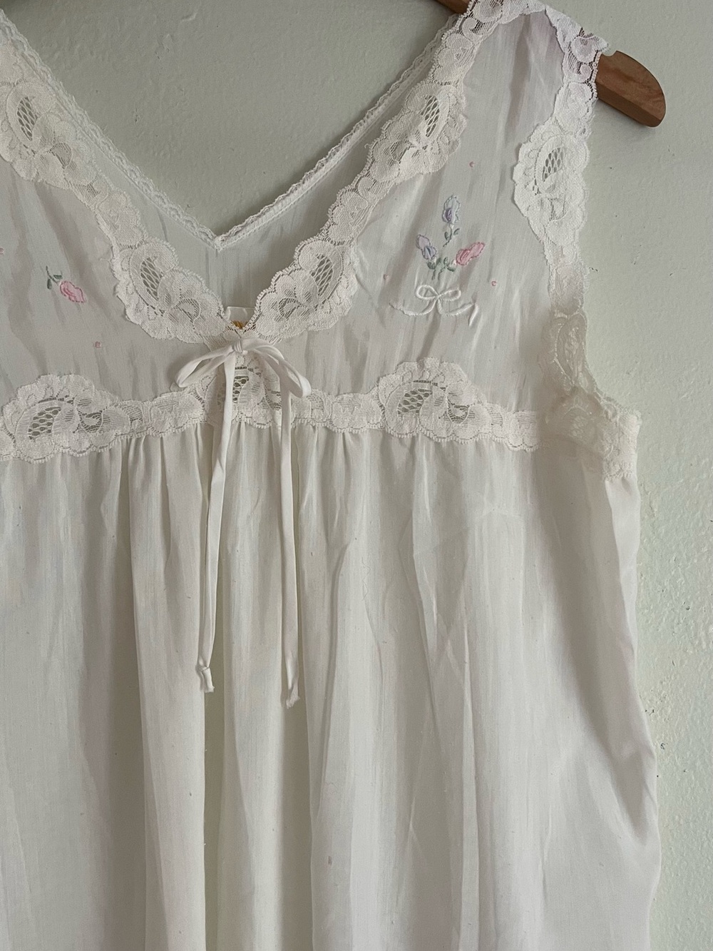 Women's Lace-Trim Cotton Nightgown in Ivory - Picture 4 of 9